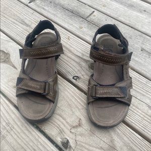 Earth Spirit Gelron Cushion Mens sandals size 7 Brown Outdoor